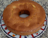 Bolo de fubá com goiabada fácil