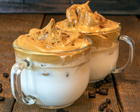 A receita de café cremoso que as cafeterias não querem que você saiba: é fácil de fazer e pode congelar!