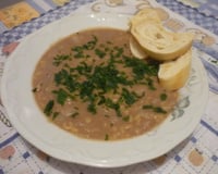 Sopa de feijão fácil e saborosa