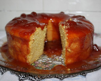 Bolo de cenoura com calda de goiabada vai te viciar! Aprenda como fazer a receita deliciosa