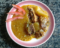 Costelinha de gado com pirão