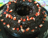 Receita fácil de bolo molhado de chocolate