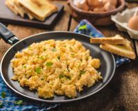 Quanto de proteína tem um ovo mexido? Descubra se o alimento é uma boa opção para sua dieta