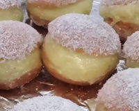 Sonho com recheio de doce de leite