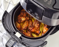 4.4 derruba o preço da air fryer gigante da Gradiente com quase 60% OFF e cupom extra