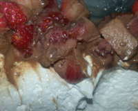 Sobremesa de morango com chantilly