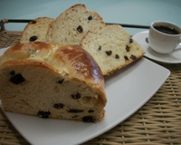 Rosca com leite condensado e passas