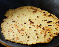 Pronto em 5 minutos: receita de pão na frigideira sem glúten para café da manhã ou lanche
