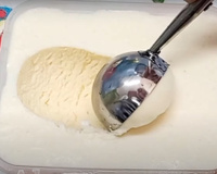 Sorvete de gelatina de maracujá com leite condensado é a receita cremosa caseira que vale ouro