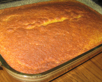 Bolo de milho na travessa muito cremoso é a receita da vovó que todo mundo precisa comer pelo menos uma vez na vida!