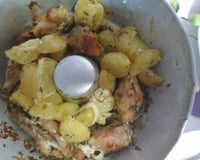 Coxa de frango assada com batatas