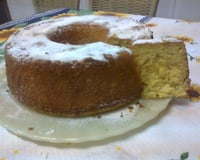 Bolo de milho com leite condensado e coco (super fácil)