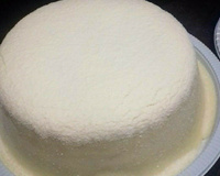 Bolo vulcão leite em pó com creme de avelã