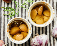 Nem todo mundo sabe, mas o truque de misturar alho com azeite pode mudar o preparo das receitas