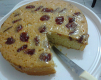 Bolo de goiabada com leite condensado