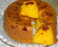 Bolo de fubá com cenoura e goiabada
