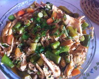 Frango com quiabo prático e delicioso