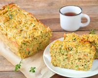 Bolo salgado de legumes sem farinha: a receita viral de 5 ingredientes para um jantar rápido e rico em proteínas