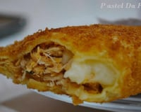 Pastel de frango com catupiry