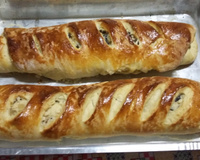 Pão doce recheado com ricota e uvas passas