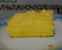 Bolo de fubá cremoso