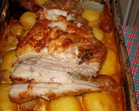 Costelinha de porco com creme de cebola