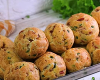 Broa de fubá temperada é a receita prática e diferente para deixar o lanche da tarde mais saboroso