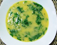 Sopa de grão-de-bico com espinafre