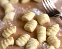 Nhoque com gosto de farinha? Nada disso! TudoGostoso ensina como fazer a massa perfeita