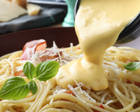 Nem leite, nem creme de leite, nem farinha: o segredo para o molho de queijo perfeito está na ciência