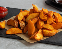 Suas batatas no forno demoram uma eternidade para assar e não ficam crocantes? Você deve estar pulando esse passo importante...