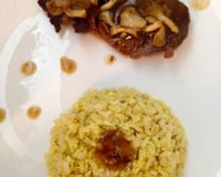 Filé ao molho madeira com shimeji e arroz amarelo