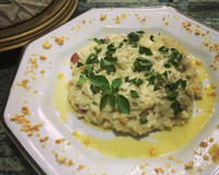 Risoto de gorgonzola com salaminho e espinafre