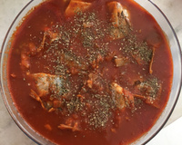 Cação ao molho vermelho