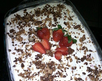 Pavê de morango com sonho de valsa