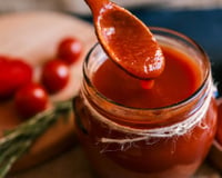 Os chefs concordam: "Para evitar que o molho de tomate fique ácido, não use açúcar, adicione estes 3 dentes de alho e 150 ml de azeite."