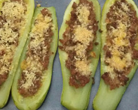 Canoa de abobrinha recheada com carne moída