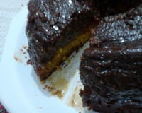 Bolo de cenoura com pudim de chocolate