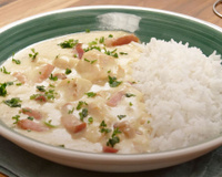 Essa receita se tornou um dos meus almoços de domingo favoritos: frango com creme de batata para impressionar qualquer um!