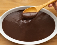 Nada melhor do que um brigadeiro com leite em pó para esse domingo preguiçoso