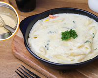 Nem creme de leite, nem farinha: o molho branco para macarrão só fica perfeito se você prestar atenção nesses 3 detalhes