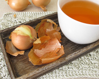 Chá de casca de cebola é um tesouro nutricional, conheça os benefícios da bebida