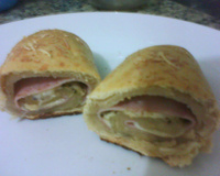 Pão semi folhado de presunto