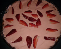 Mousse danoninho fácil (com morango e suspiros)