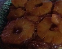 Bolo fácil de abacaxi caramelizado