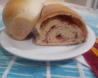 Pão recheado com presunto