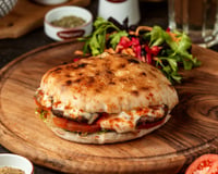 Não é pizza, não é sanduíche: o que é panuozzo e como preparar essa receita italiana em casa