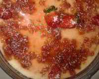 Manjar de coco com calda de morango