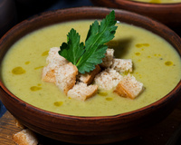 Receitas de sopas cremosas e deliciosas para degustar durante os dias frios: confira as opções do TudoGostoso!