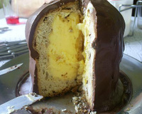 Panetone trufado de sorvete coberto e com chocolate